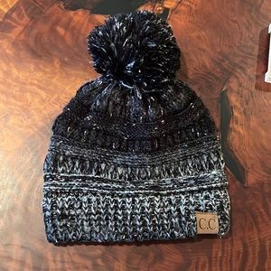 Like new womens cc beanie